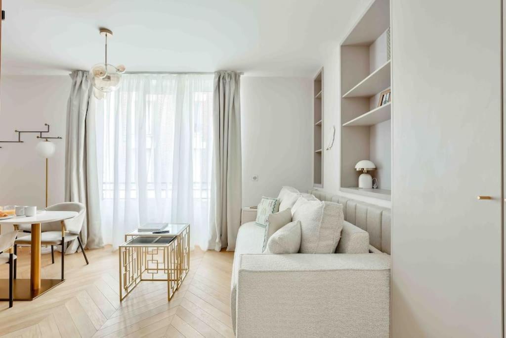 Appartement Romantic Getaway - Le Marais - With Ac