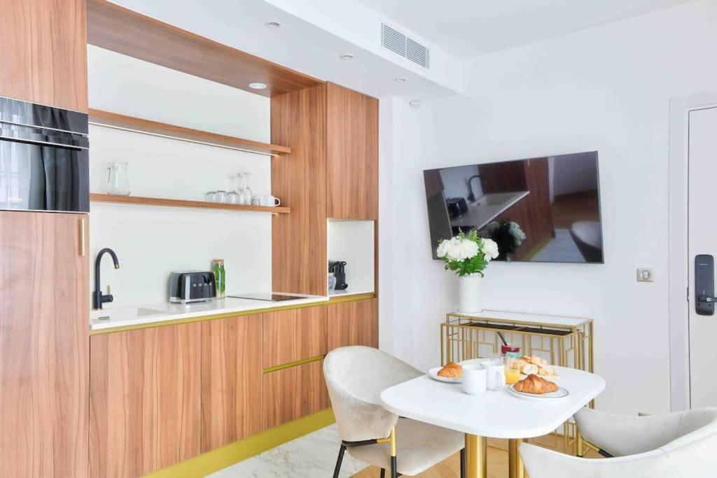 Romantic Getaway - Le Marais - With Ac Appartement *